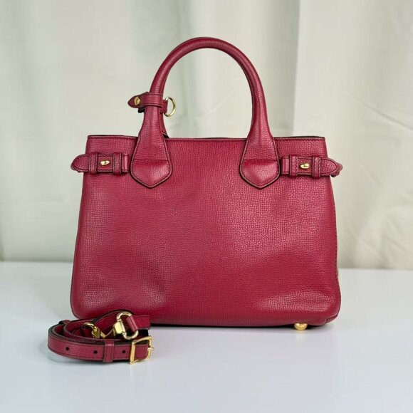 Burberry Red Leather Shoulder Bag Classic Design with Gold Accents - Picture 4 of 9